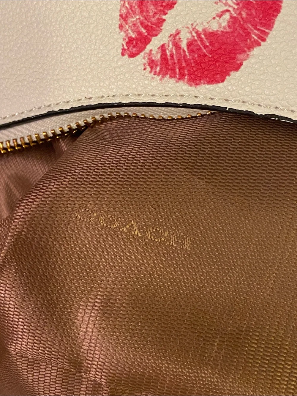 Coach Teri White Leather Shoulder Bag w/Pink Kiss Prints Chain Strap